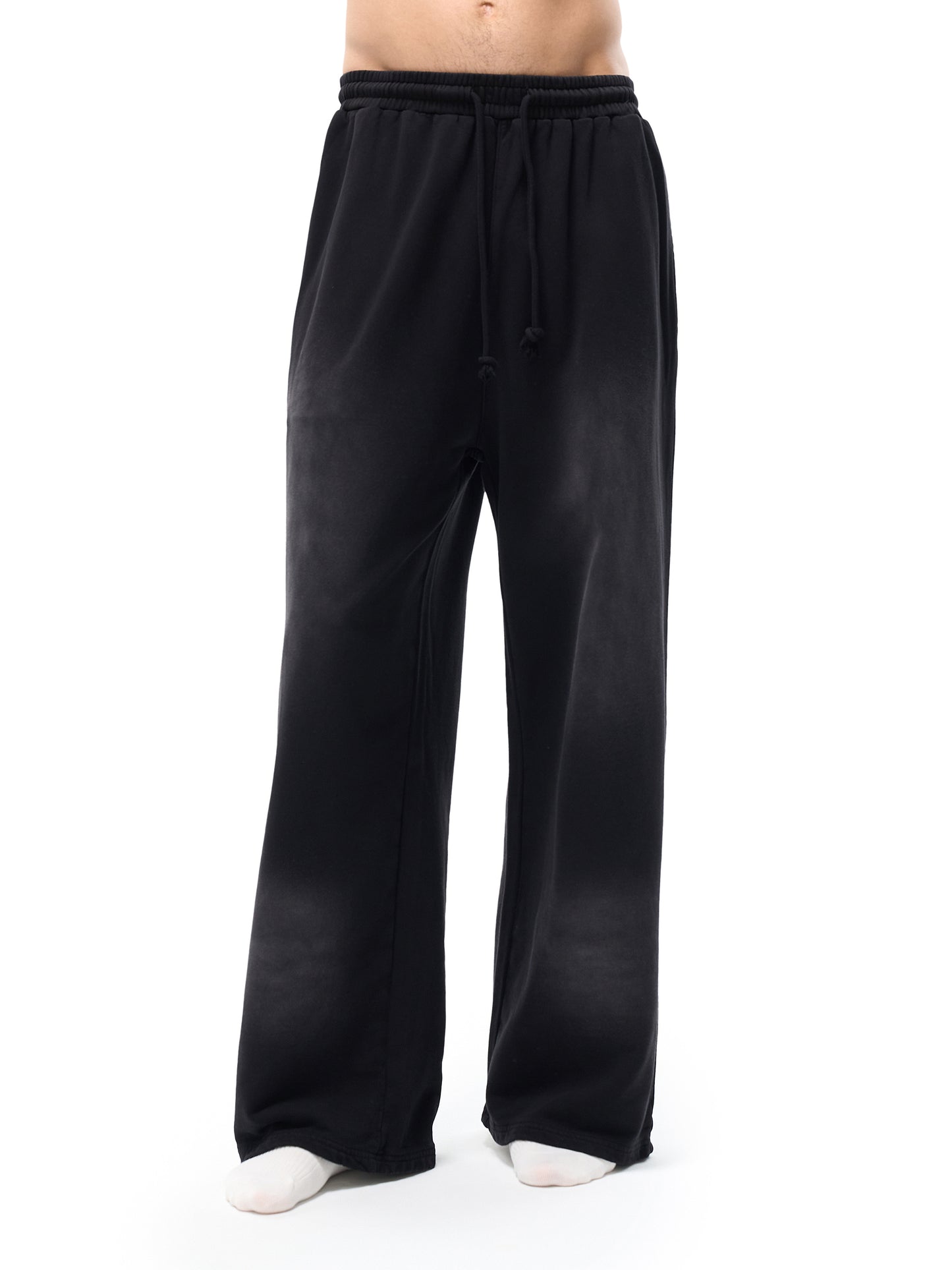 UNDER8ED. Baggy Sweatpants