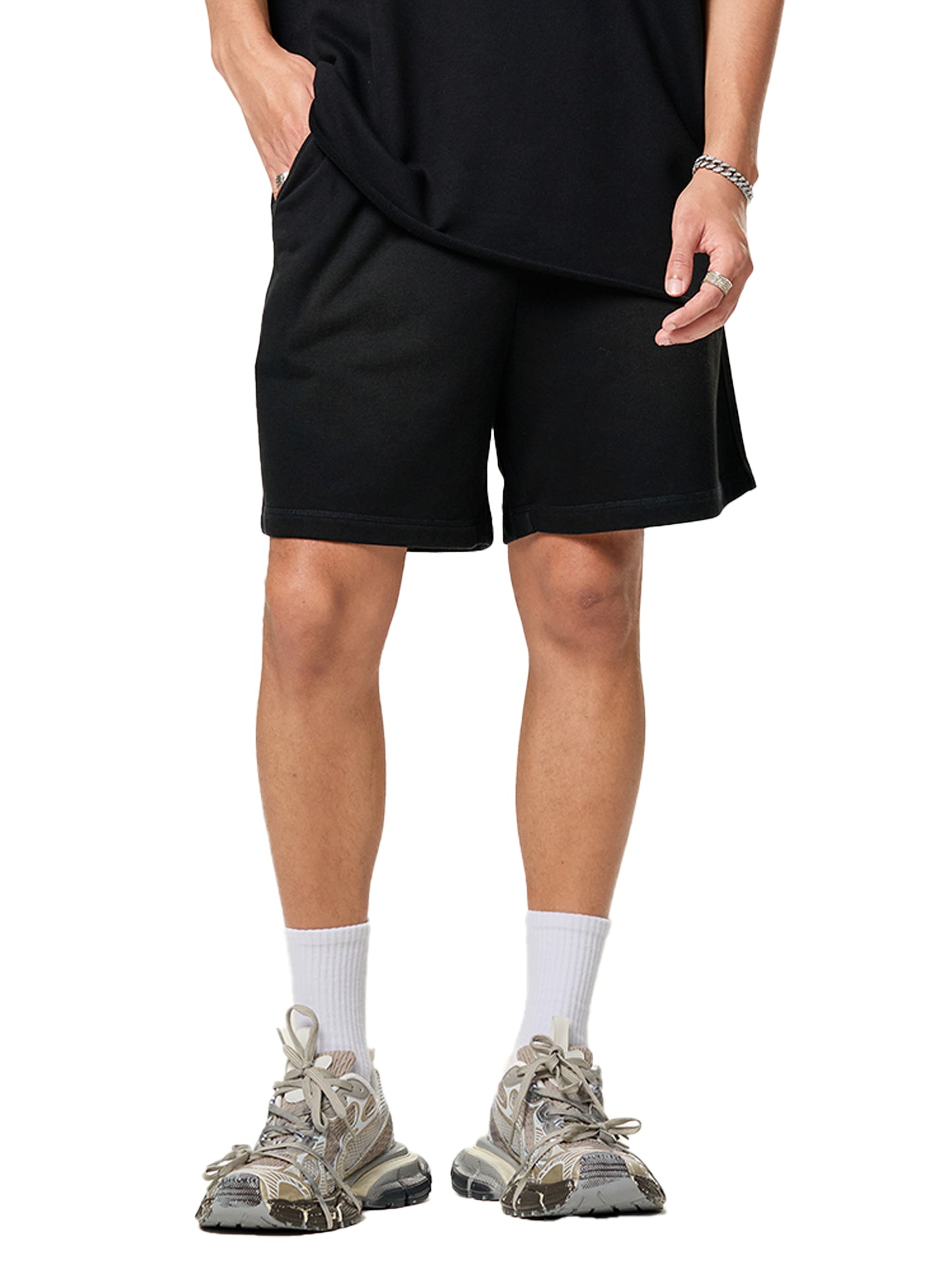 UNDER8ED. Loose Fit Shorts
