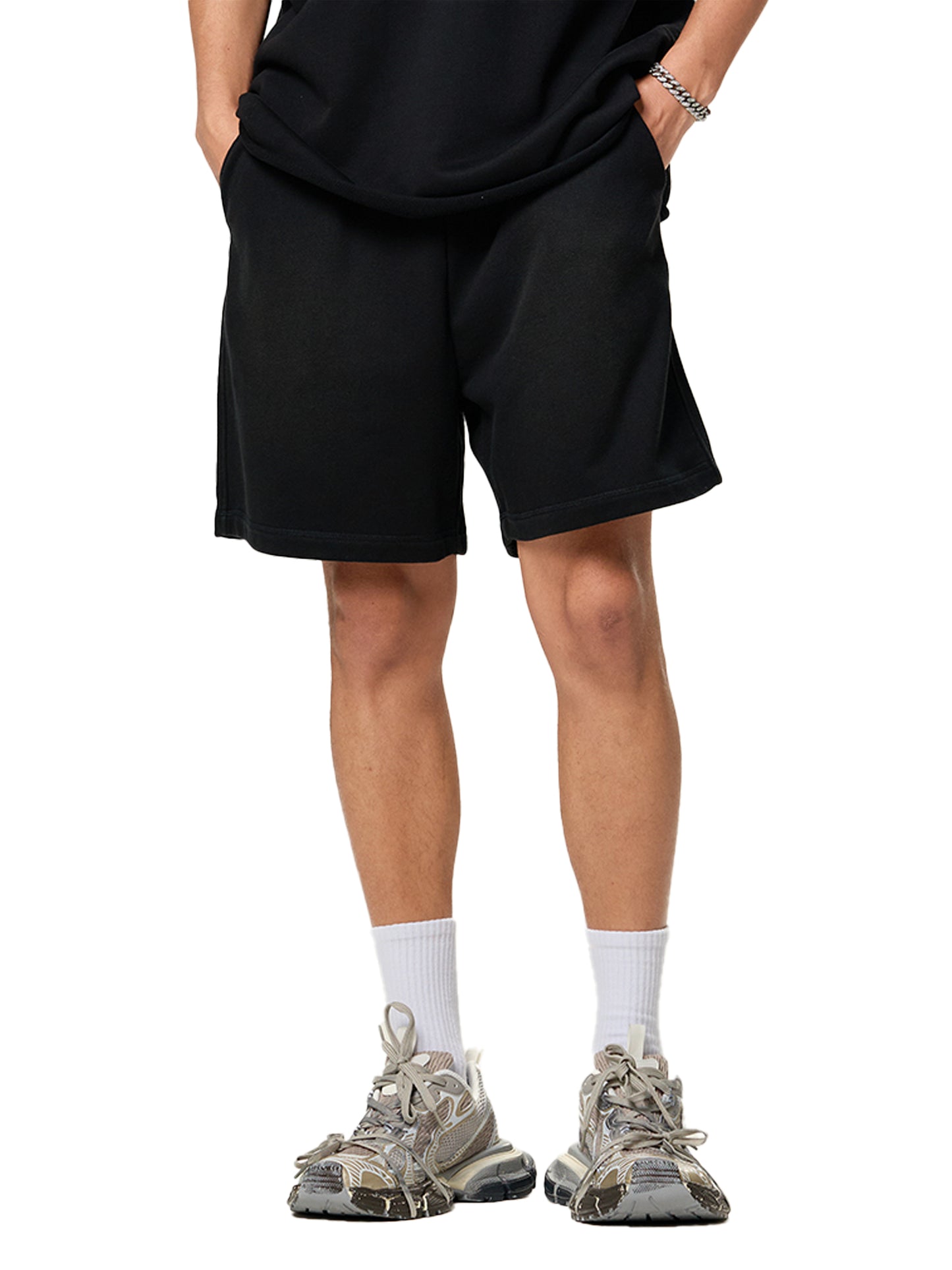 UNDER8ED. Loose Fit Shorts