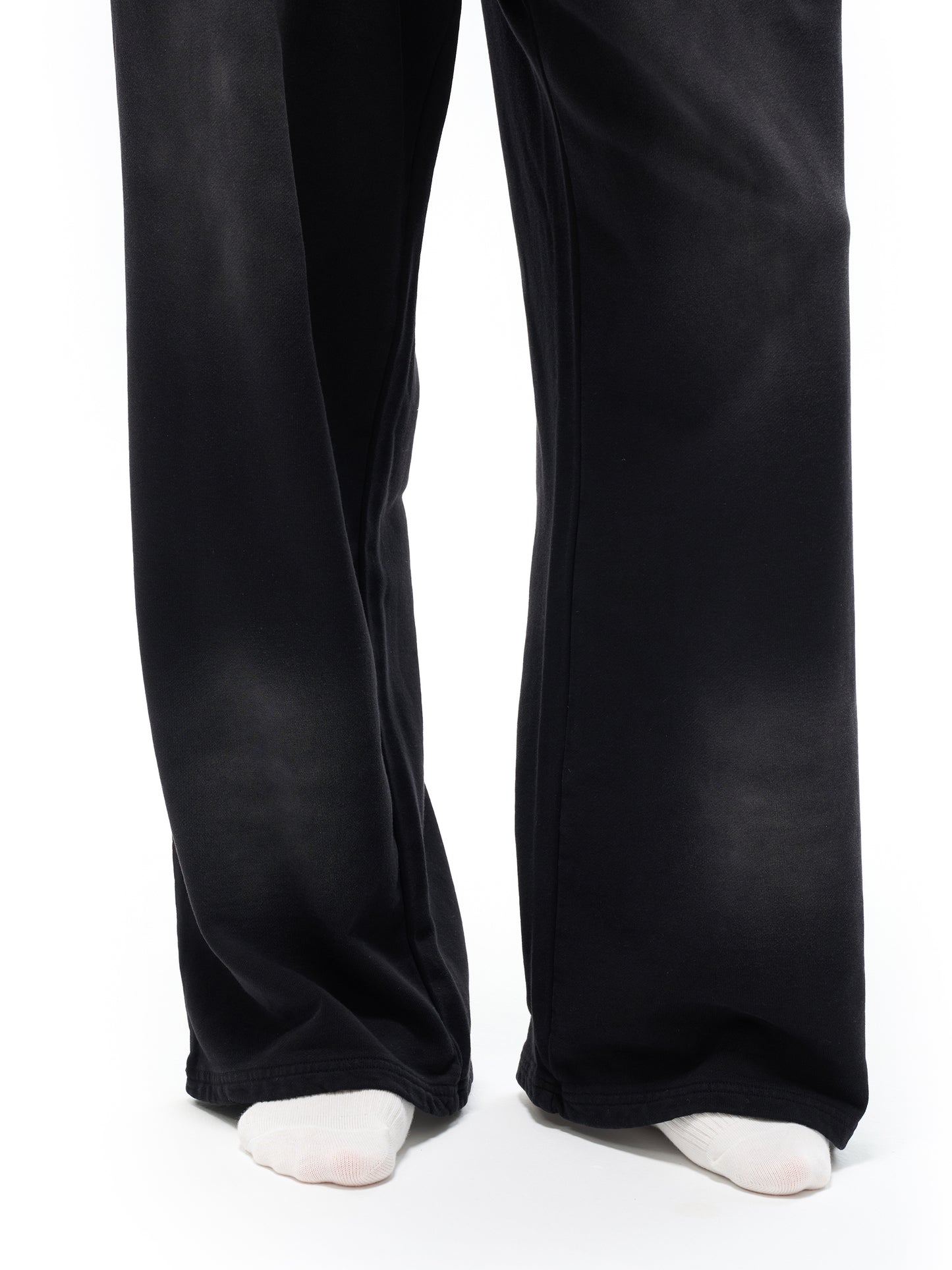UNDER8ED. Baggy Sweatpants